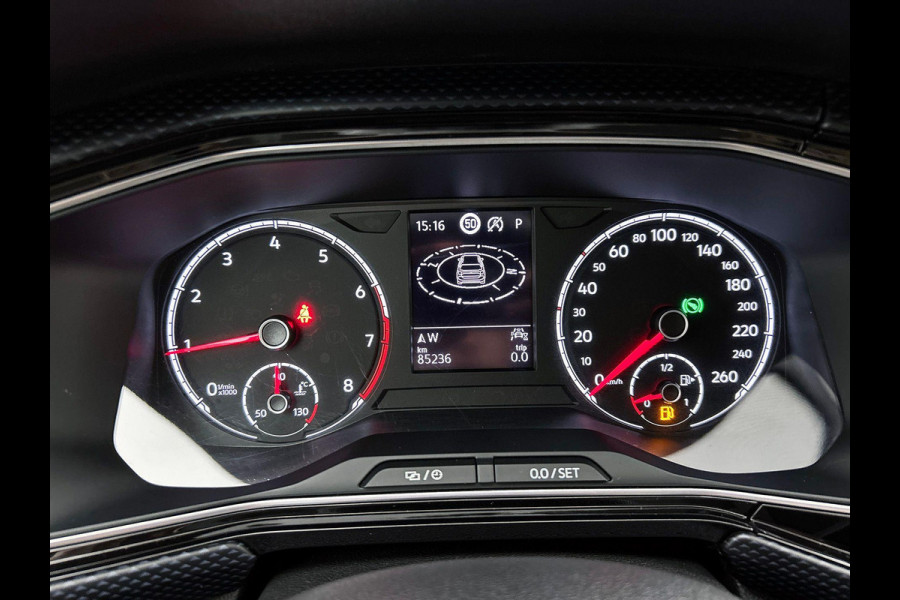 Volkswagen T-Cross 1.0 TSI Life Business CAMERA | AD-CRUISE | NAVI & CARPLAY