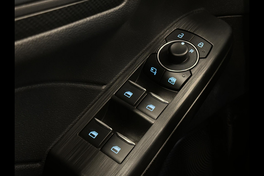 Ford Kuga 2.5 PHEV ST-Line Airco ECC Navi Carplay PDC VA + Camera Full LED 18" Velgen Cruise Control