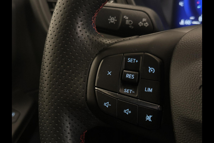 Ford Kuga 2.5 PHEV ST-Line Airco ECC Navi Carplay PDC VA + Camera Full LED 18" Velgen Cruise Control