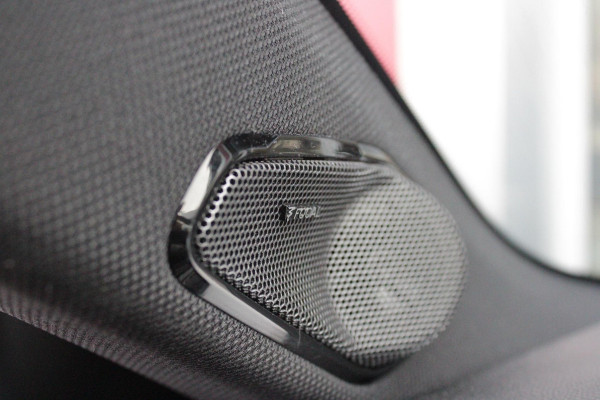 Peugeot 308 SW 1.6 PHEV 225PK GT PACK BUSINESS | MATRIX LED VERLICHTING | ELEKTRISCHE STOEL MET GEHEUGEN FUNCTIE | STUUR / STOEL VERWARMING | AGR BESTUURDERSSTOEL MET MASAGE FUNCTIE | ELEKTRISCHE ACHTERKLEP | 360° CAMERA | KEYLESS ENTRY/START | ADAPTIVE CRUISE CONTROL | 19" LICHTMETALEN VELGEN | DRAADLOZE TELEFOONLADER | DRAADLOZE APPLE CARPLAY/ANDROID AUTO | NAVIGATIE | ALCANTARA BEKLEDING | FOCAL PREMIUM AUDIO | DODEHOEK DETECTIE | VOORRUIT VERWARMING | SFEER VERLICHTING | KEYLESS ENTRY / START |