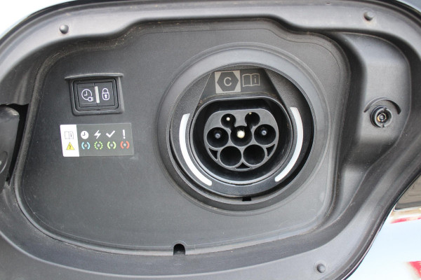 Peugeot 308 SW 1.6 PHEV 225PK GT PACK BUSINESS | MATRIX LED VERLICHTING | ELEKTRISCHE STOEL MET GEHEUGEN FUNCTIE | STUUR / STOEL VERWARMING | AGR BESTUURDERSSTOEL MET MASAGE FUNCTIE | ELEKTRISCHE ACHTERKLEP | 360° CAMERA | KEYLESS ENTRY/START | ADAPTIVE CRUISE CONTROL | 19" LICHTMETALEN VELGEN | DRAADLOZE TELEFOONLADER | DRAADLOZE APPLE CARPLAY/ANDROID AUTO | NAVIGATIE | ALCANTARA BEKLEDING | FOCAL PREMIUM AUDIO | DODEHOEK DETECTIE | VOORRUIT VERWARMING | SFEER VERLICHTING | KEYLESS ENTRY / START |