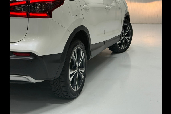 Nissan QASHQAI 158PK Aut. 360° Camera Trekhaak Pano Stoelverw. Lane Assist Navi Climate Pdc Winterpack Isofix Comfortstoelen