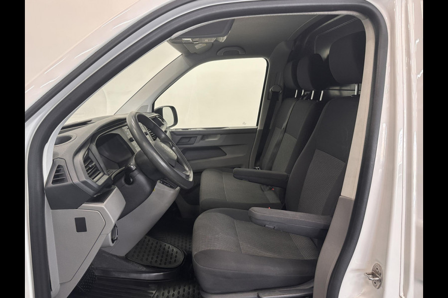 Volkswagen Transporter 2.0 TDI L1H1 Comfortline 150 PK Airco Cruise Control Trekhaak Parkeersensoren