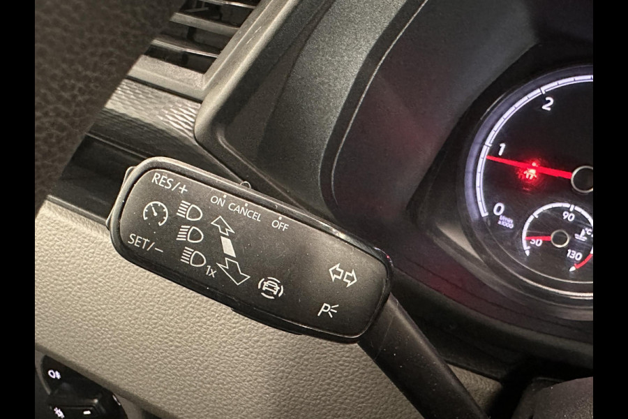 Volkswagen Transporter 2.0 TDI L1H1 Comfortline 150 PK Airco Cruise Control Trekhaak Parkeersensoren