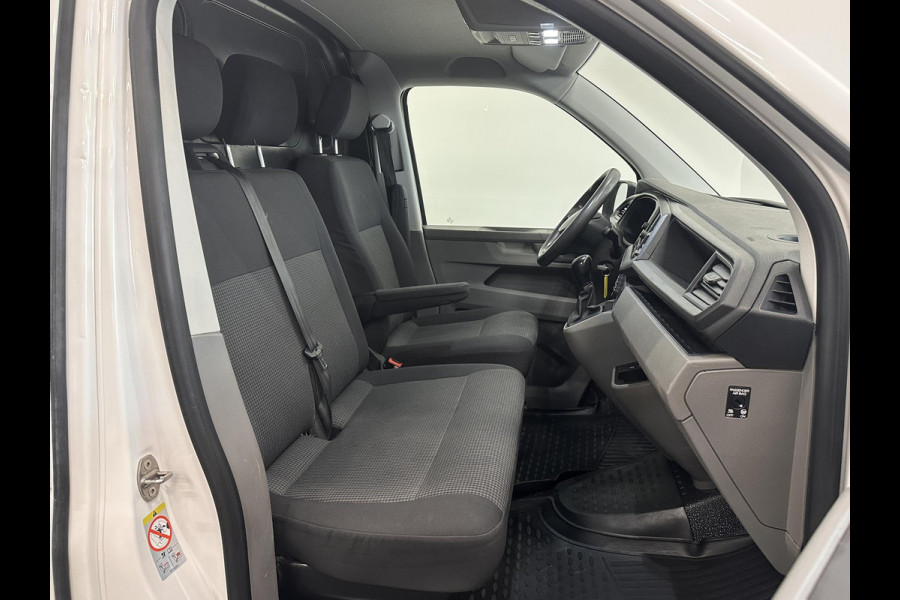 Volkswagen Transporter 2.0 TDI L1H1 Comfortline 150 PK Airco Cruise Control Trekhaak Parkeersensoren