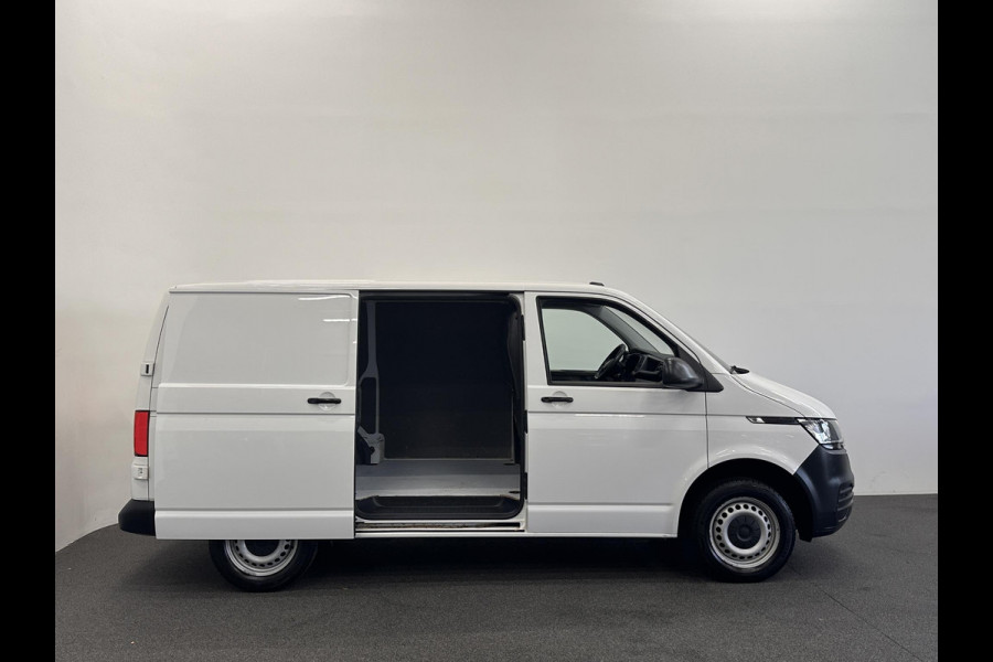 Volkswagen Transporter 2.0 TDI L1H1 Comfortline 150 PK Airco Cruise Control Trekhaak Parkeersensoren