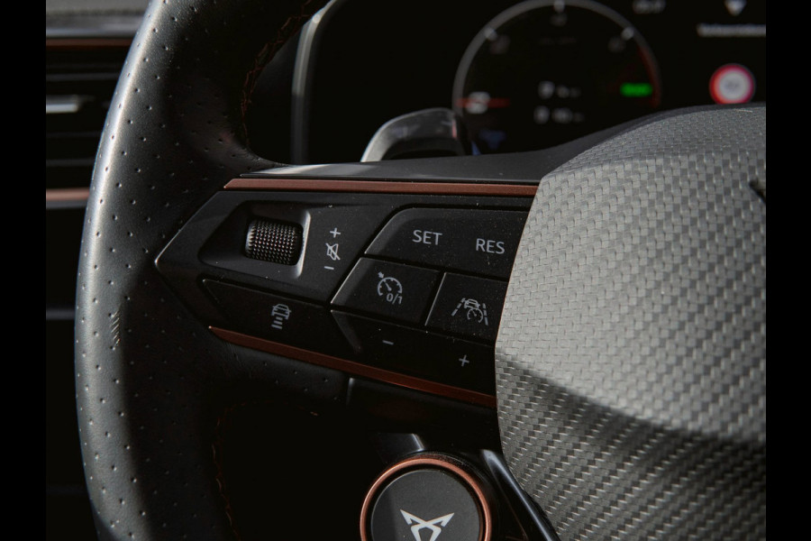 CUPRA Leon 1.4 e-Hybrid VZ Business Cupra-knop|Camera|Kuipstoelen|Carplay|Sfeerverlichting