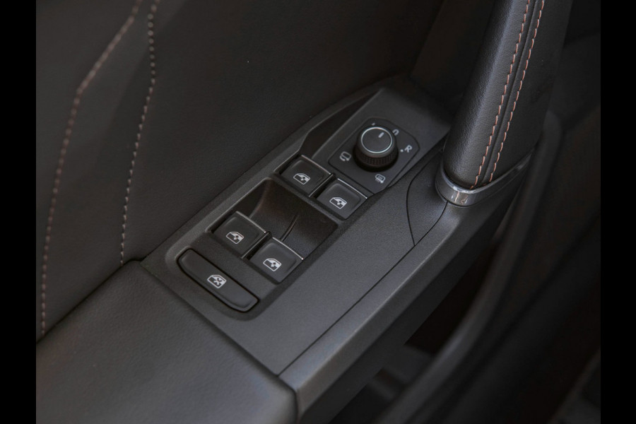 CUPRA Leon 1.4 e-Hybrid VZ Business Cupra-knop|Camera|Kuipstoelen|Carplay|Sfeerverlichting