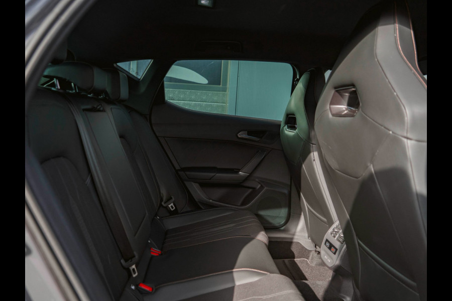 CUPRA Leon 1.4 e-Hybrid VZ Business Cupra-knop|Camera|Kuipstoelen|Carplay|Sfeerverlichting