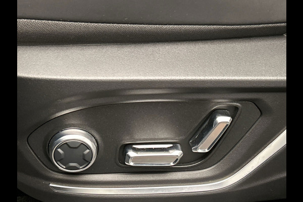 Lynk & Co 01 1.5 More Leder| Pano | Stoel+Stuurwielverwarming | Keyless