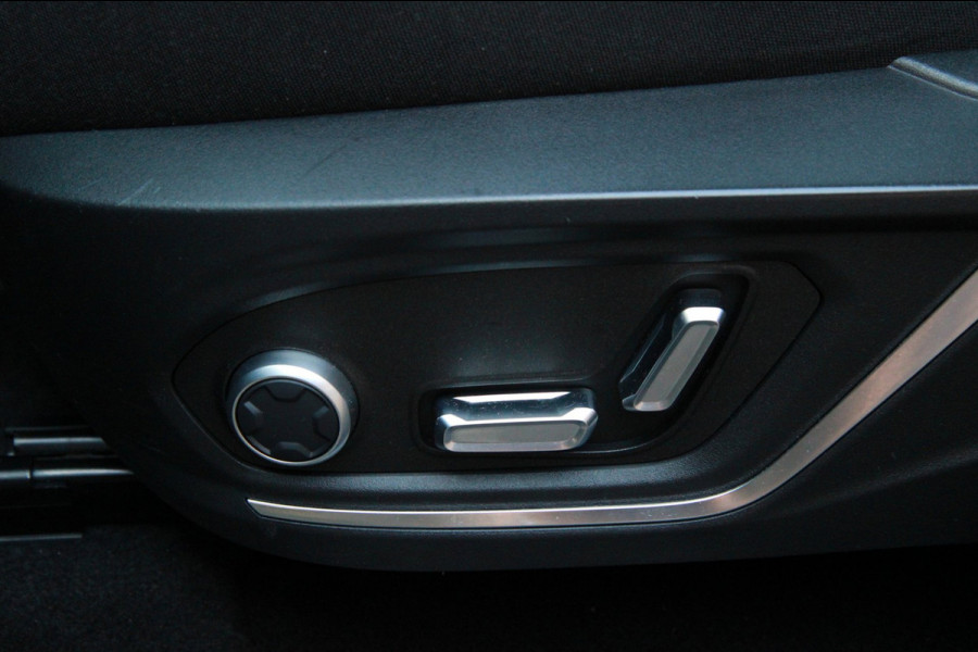 Lynk & Co 01 1.5 PHEV / 360 camera / Panoramadak / Stoelverwarming