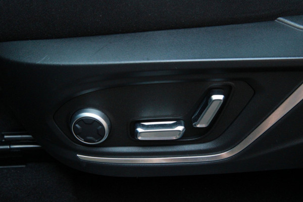 Lynk & Co 01 1.5 PHEV / 360 camera / Panoramadak / Stoelverwarming