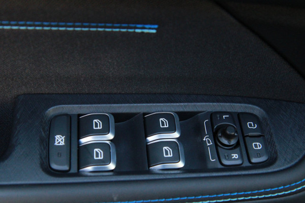 Lynk & Co 01 1.5 PHEV / 360 camera / Panoramadak / Stoelverwarming