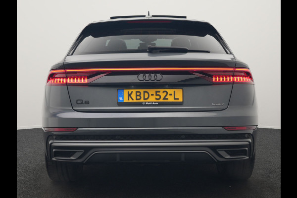 Audi Q8 55 TFSI e Quattro 2x S Line Black Optic PHEV 381pk Dealer O.H. | Trekhaak Af Fabriek | Luchtvering | Panodak | Bang & Olufsen Sound | Camera | Alcantara Sportstoelen Verwarmd | 23"L.M | Virtual | Navigatie | DAB | Plug In Hybrid |