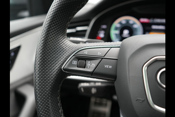 Audi Q8 55 TFSI e Quattro 2x S Line Black Optic PHEV 381pk Dealer O.H. | Trekhaak Af Fabriek | Luchtvering | Panodak | Bang & Olufsen Sound | Camera | Alcantara Sportstoelen Verwarmd | 23"L.M | Virtual | Navigatie | DAB | Plug In Hybrid |