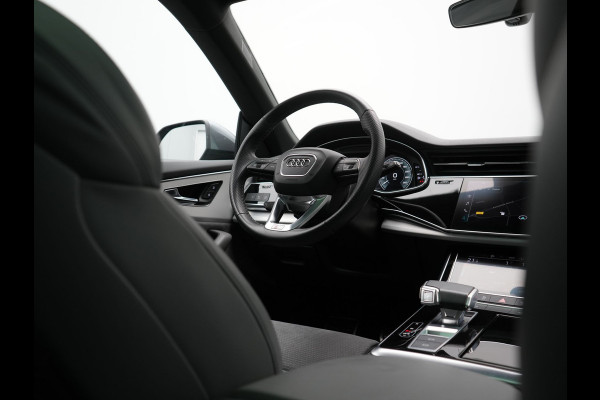Audi Q8 55 TFSI e Quattro 2x S Line Black Optic PHEV 381pk Dealer O.H. | Trekhaak Af Fabriek | Luchtvering | Panodak | Bang & Olufsen Sound | Camera | Alcantara Sportstoelen Verwarmd | 23"L.M | Virtual | Navigatie | DAB | Plug In Hybrid |