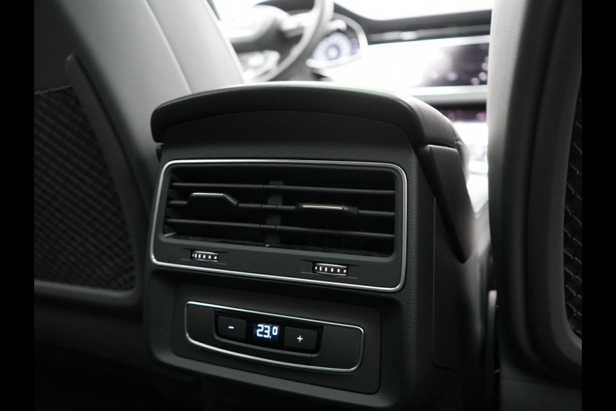 Audi Q8 55 TFSI e Quattro 2x S Line Black Optic PHEV 381pk Dealer O.H. | Trekhaak Af Fabriek | Luchtvering | Panodak | Bang & Olufsen Sound | Camera | Alcantara Sportstoelen Verwarmd | 23"L.M | Virtual | Navigatie | DAB | Plug In Hybrid |