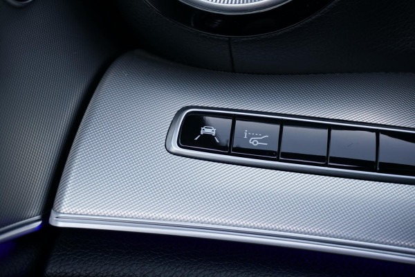 Mercedes-Benz E-Klasse Cabrio 200 Premium AMG + CAMERA / AIRSCARF / SFEERVERLICHTING