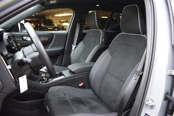 Volvo EX40 Single Motor Extended Range Ultra 82 kWh Extra getint glas / 360 Camera / 20'' velgen / Panoramadak / Zwart dak / Harman Kardon / Microtech/Nubuck