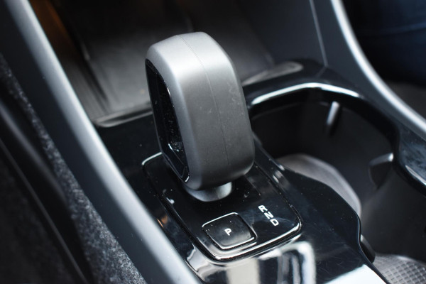 Volvo EX40 Single Motor Extended Range Ultra 82 kWh Extra getint glas / 360 Camera / 20'' velgen / Panoramadak / Zwart dak / Harman Kardon / Microtech/Nubuck