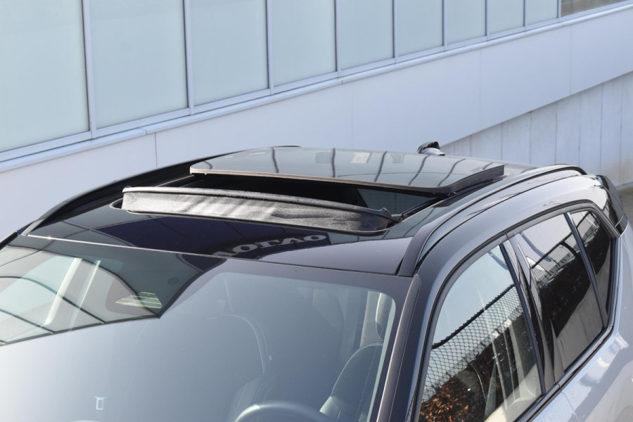 Volvo EX40 Single Motor Extended Range Ultra 82 kWh Extra getint glas / 360 Camera / 20'' velgen / Panoramadak / Zwart dak / Harman Kardon / Microtech/Nubuck