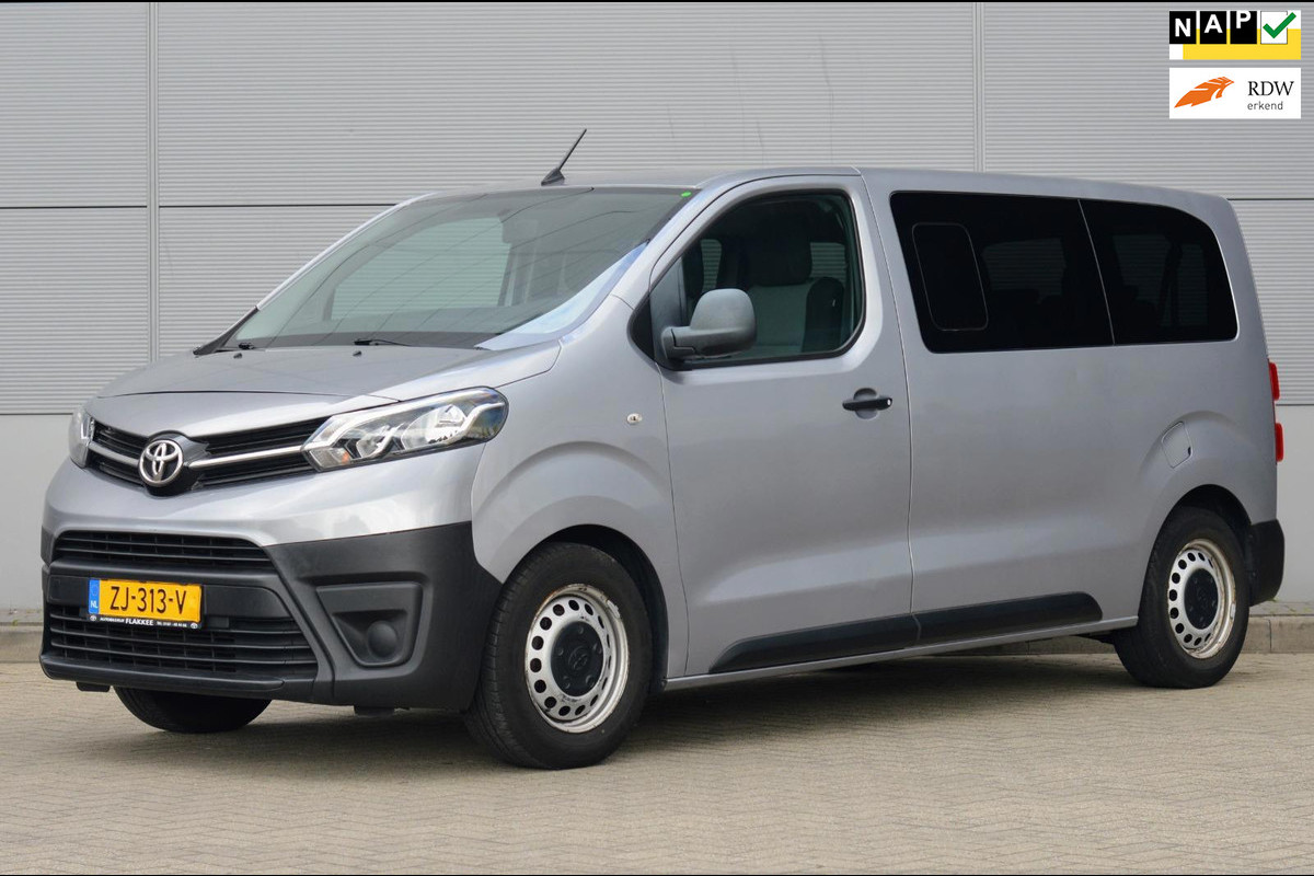 Toyota Proace Shuttle 1.5 D-4D Navigator Medium