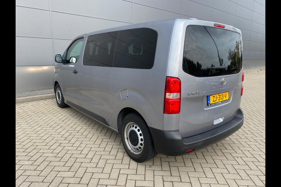 Toyota Proace Shuttle 1.5 D-4D Navigator Medium