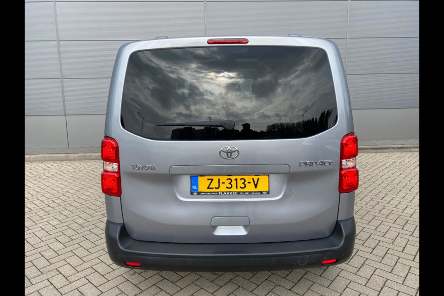 Toyota Proace Shuttle 1.5 D-4D Navigator Medium