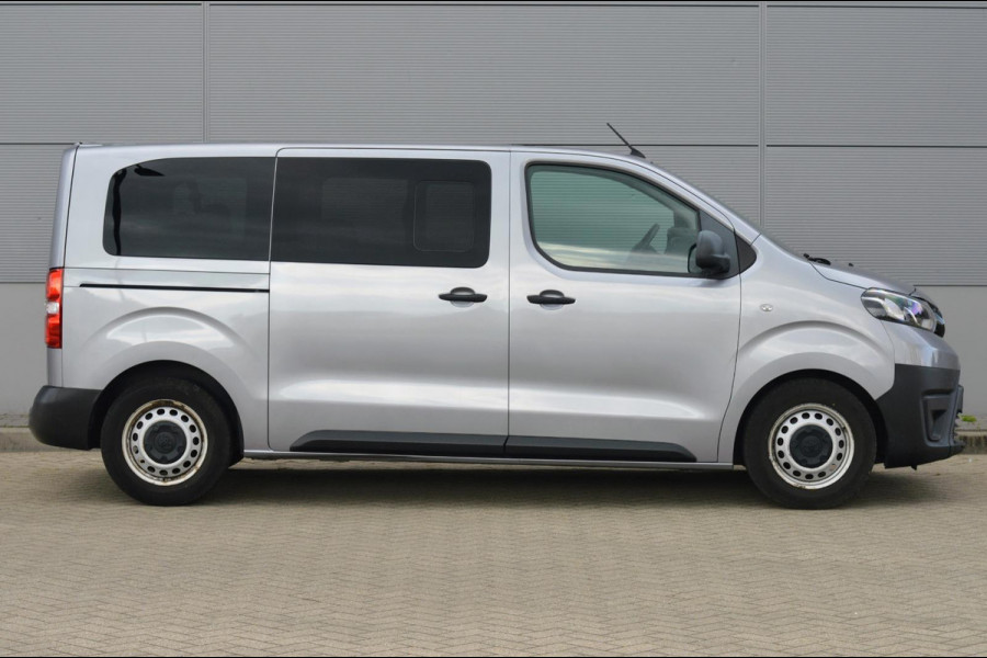 Toyota Proace Shuttle 1.5 D-4D Navigator Medium