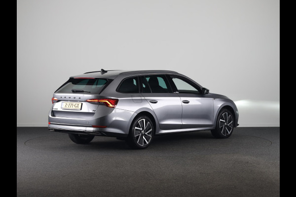 Škoda Octavia Combi 1.4 TSI iV PHEV Sportline Business 204 pk Automaat (DSG) | Verlengde garantie | Navigatie | Parkeersensoren | Adaptieve cruise control | Stoelverwarming |
