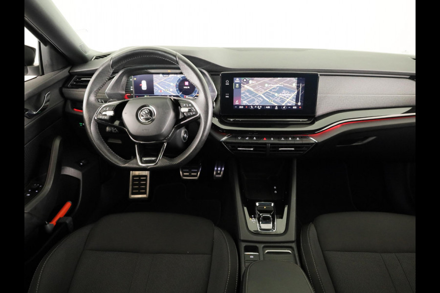 Škoda Octavia Combi 1.4 TSI iV PHEV Sportline Business 204 pk Automaat (DSG) | Verlengde garantie | Navigatie | Parkeersensoren | Adaptieve cruise control | Stoelverwarming |