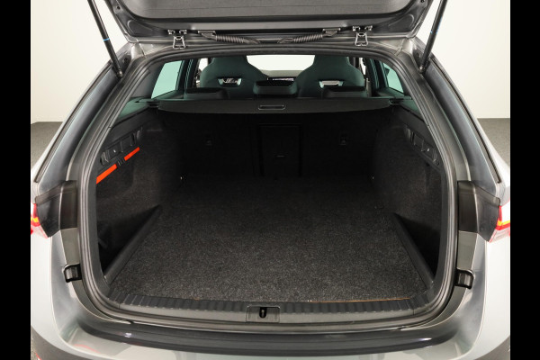 Škoda Octavia Combi 1.4 TSI iV PHEV Sportline Business 204 pk Automaat (DSG) | Verlengde garantie | Navigatie | Parkeersensoren | Adaptieve cruise control | Stoelverwarming |