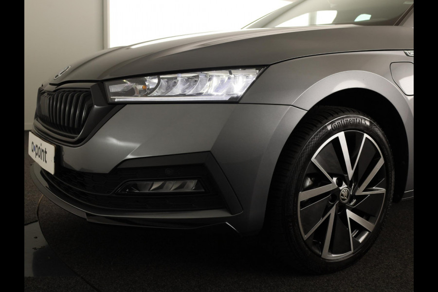 Škoda Octavia Combi 1.4 TSI iV PHEV Sportline Business 204 pk Automaat (DSG) | Verlengde garantie | Navigatie | Parkeersensoren | Adaptieve cruise control | Stoelverwarming |