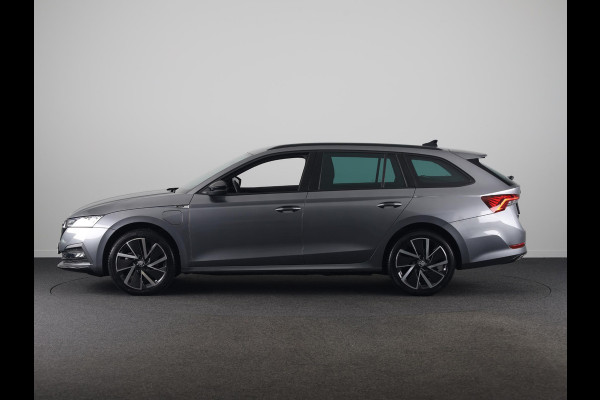 Škoda Octavia Combi 1.4 TSI iV PHEV Sportline Business 204 pk Automaat (DSG) | Verlengde garantie | Navigatie | Parkeersensoren | Adaptieve cruise control | Stoelverwarming |
