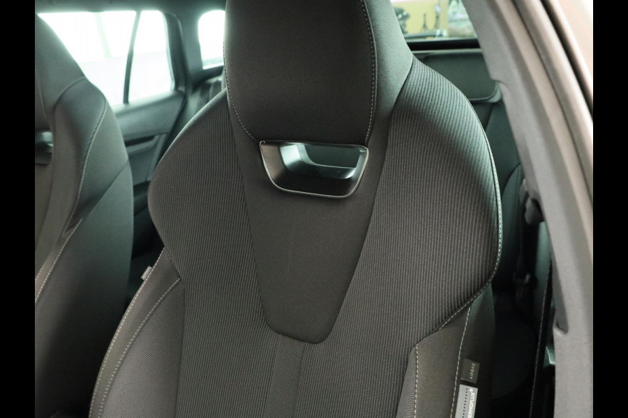 Škoda Octavia Combi 1.4 TSI iV PHEV Sportline Business 204 pk Automaat (DSG) | Verlengde garantie | Navigatie | Parkeersensoren | Adaptieve cruise control | Stoelverwarming |