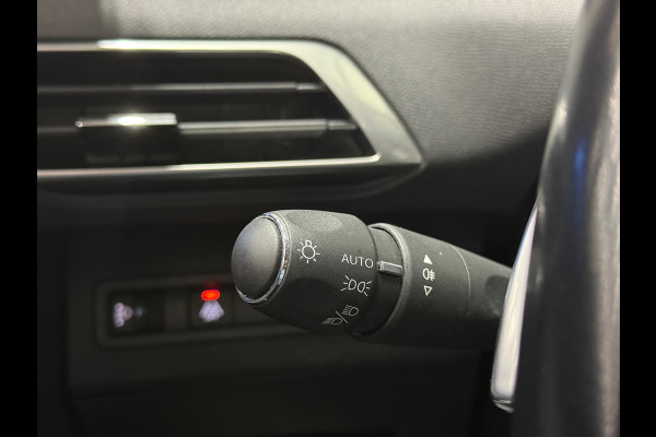 Peugeot 3008 Allure Aut. Trekhaak | Camera | LED | Half Leder| Apple Carplay & Android Auto |