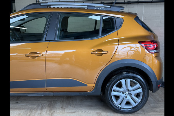 Dacia SANDERO Stepway 1.0 TCe 90 AUT Comfort | Navi | Camera | Clima | Carplay | Cruise control | PDC | LED | 100% Dealer onderhouden!