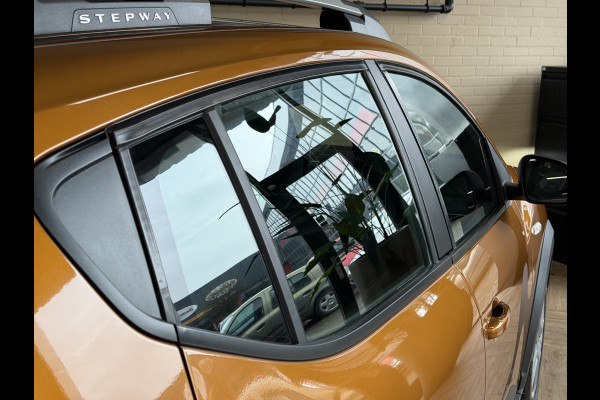 Dacia SANDERO Stepway 1.0 TCe 90 AUT Comfort | Navi | Camera | Clima | Carplay | Cruise control | PDC | LED | 100% Dealer onderhouden!