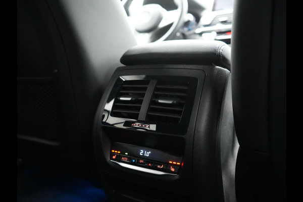 BMW X3 xDrive30e M Sport Plug In Hybrid 293pk Dealer O.H. PHEV | Adaptive Cruise | Head Up | 360 Camera | Harman / Kardon | Adaptief Onderstel | Lederen Sportstoelen Memory & Verwarmd | Sfeerverlichting | M Sportstuur Stuur Verwarmd | Keyless |