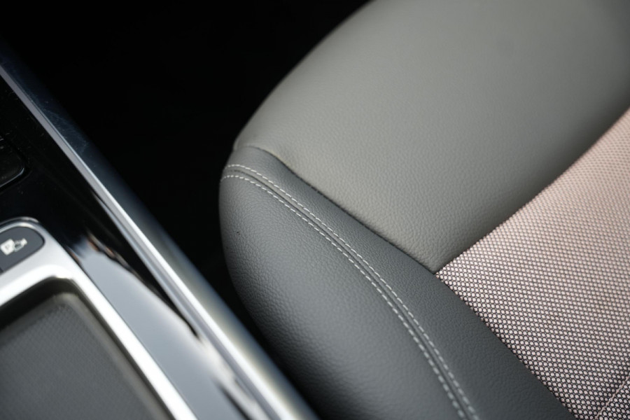 Mercedes-Benz EQA 250+ Business Solution 71 kWh Adapt. Cruise Keyless DAB+ Leer Nieuwstaat!