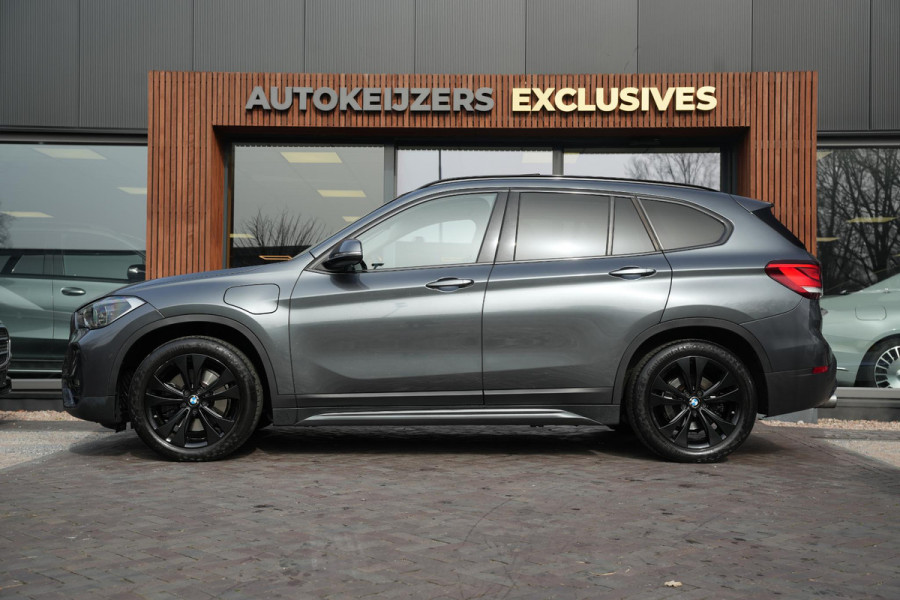 BMW X1 xDrive25e High Executive Panoramadak Adapt Cruise Half leer sport Navi