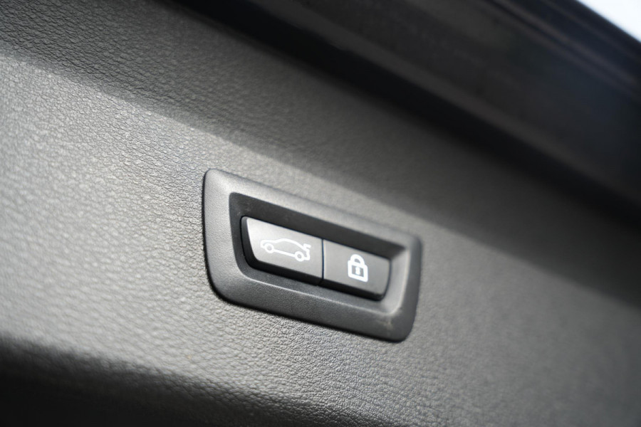 BMW X1 xDrive25e High Executive Panoramadak Adapt Cruise Half leer sport Navi