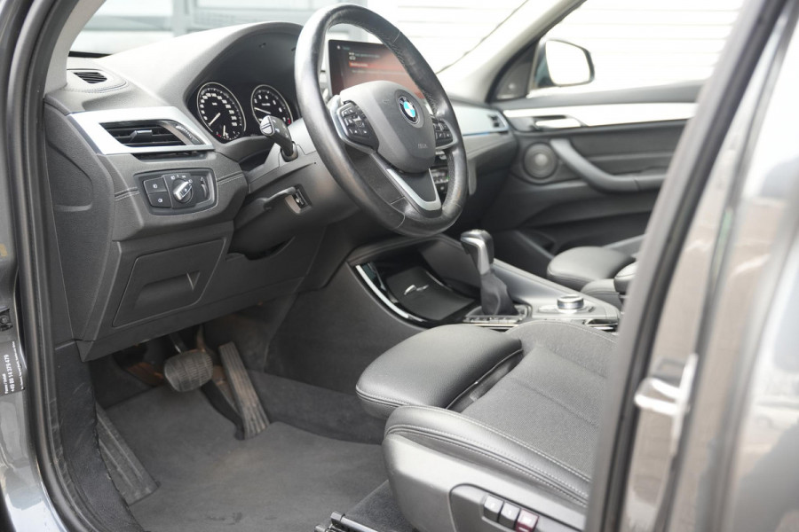 BMW X1 xDrive25e High Executive Panoramadak Adapt Cruise Half leer sport Navi