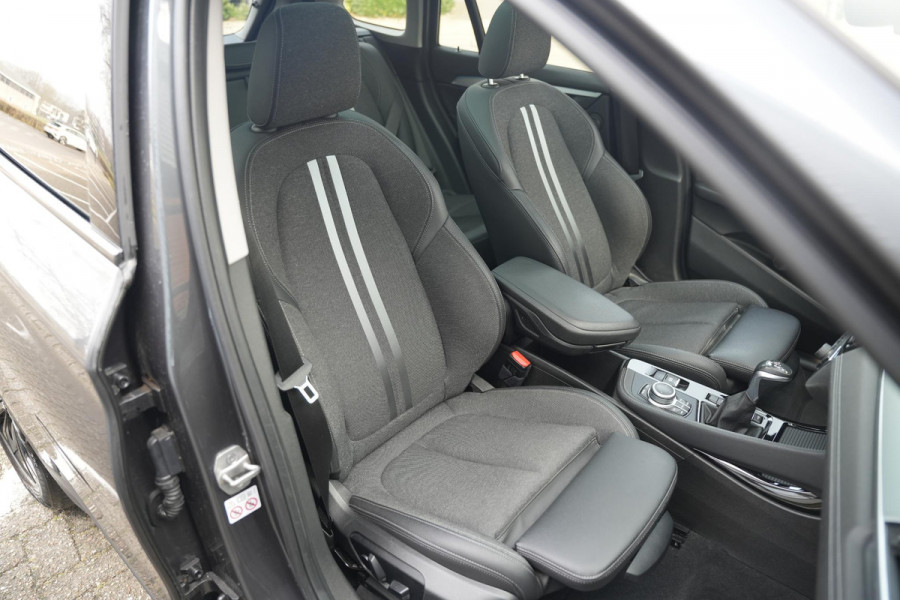 BMW X1 xDrive25e High Executive Panoramadak Adapt Cruise Half leer sport Navi