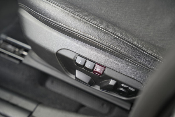 BMW X1 xDrive25e High Executive Panoramadak Adapt Cruise Half leer sport Navi