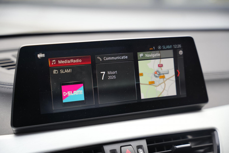 BMW X1 xDrive25e High Executive Panoramadak Adapt Cruise Half leer sport Navi