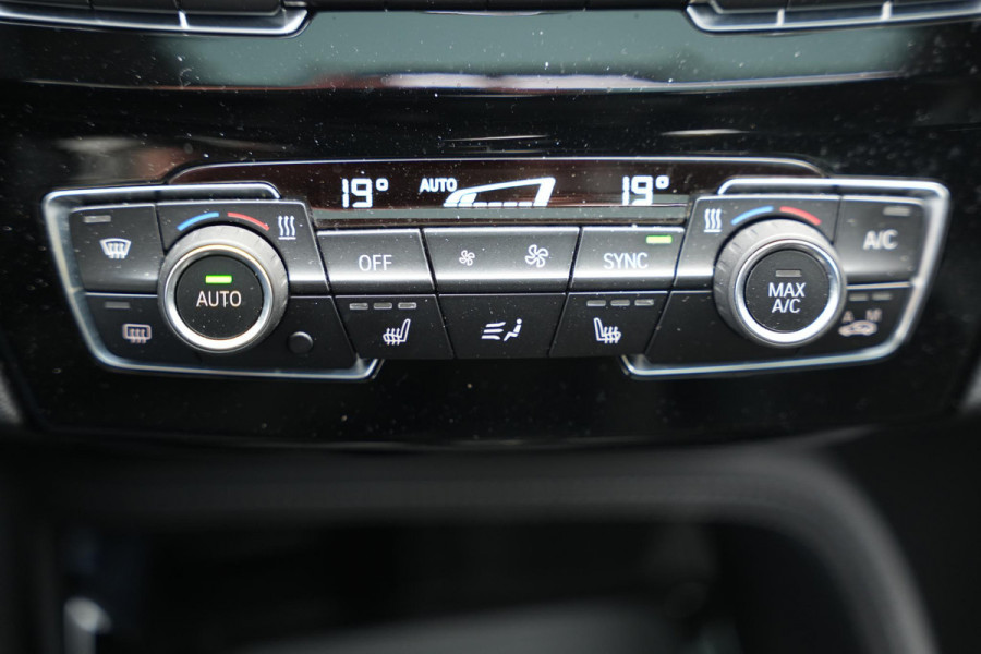 BMW X1 xDrive25e High Executive Panoramadak Adapt Cruise Half leer sport Navi