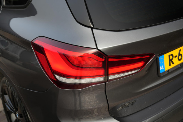 BMW X1 xDrive25e High Executive Panoramadak Adapt Cruise Half leer sport Navi