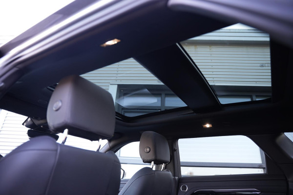 Land Rover Range Rover Evoque 1.5 P300e AWD R-Dynamic SE Panoramadak Meridian Adapt. Cruise Matrix LED Leer