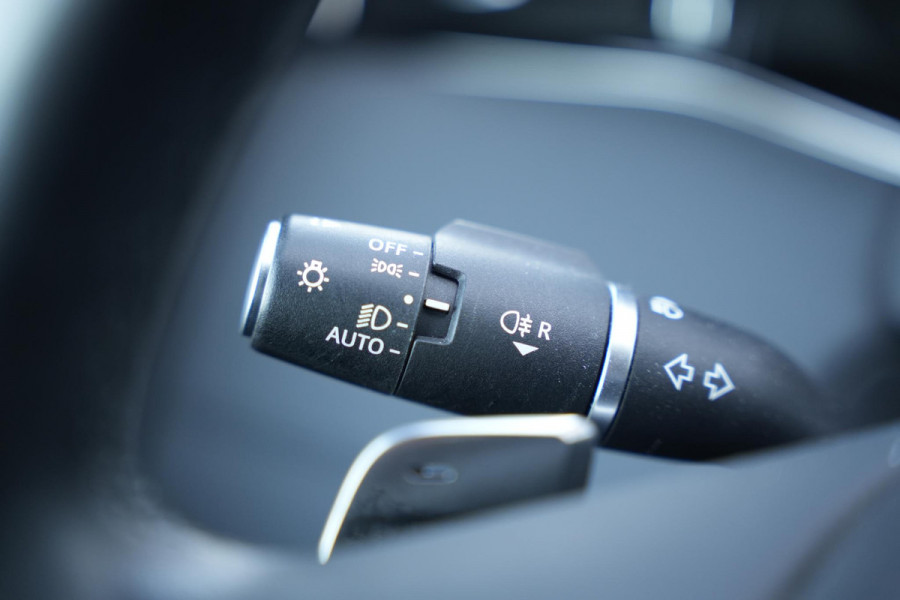 Land Rover Range Rover Evoque 1.5 P300e AWD R-Dynamic SE Panoramadak Meridian Adapt. Cruise Matrix LED Leer